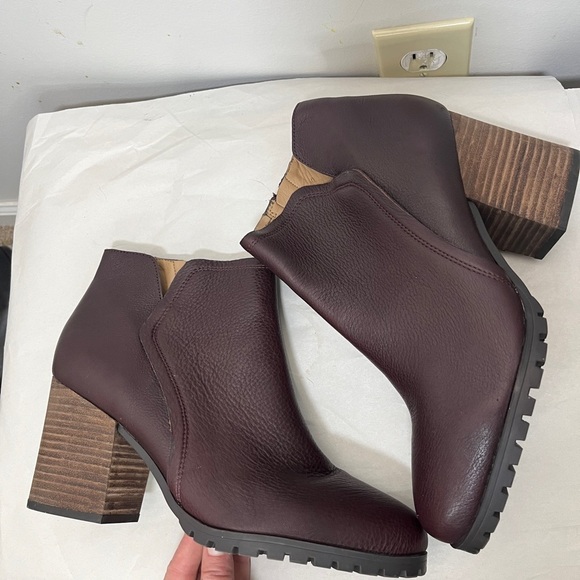 Franco Sarto Burgundy Leather Lugg Sole Maysen Heeled Booties Sz 10 - Picture 5 of 11